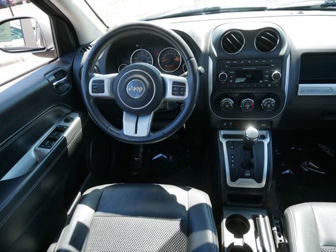 Used 2016 Jeep Compass Latitude w/ All Weather Capability Group AWD/4WD image 11