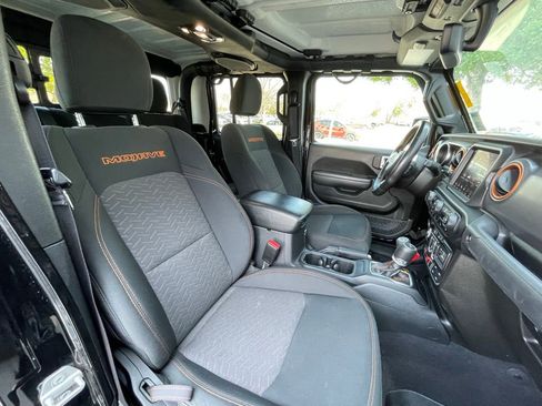 Used 2022 Jeep Gladiator Mojave w/ Trailer Tow Package image 29
