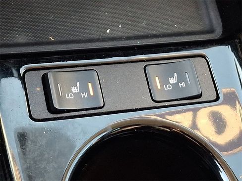 Used 2021 Toyota Prius Prime LE image 24