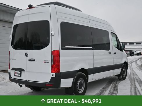 Used 2024 Mercedes-Benz Sprinter 2500 image 7