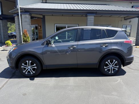 Used 2018 Toyota RAV4 LE w/ All Weather Liner Package AWD/4WD image 2