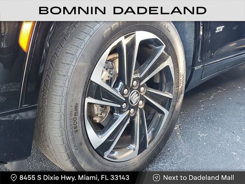 Used 2025 Buick Enclave Sport Touring w/ Power Package image 10