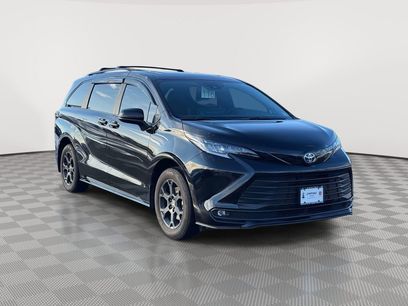 Used 2025 Toyota Sienna XLE Woodland Edition