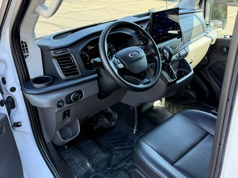 Used 2023 Ford Transit 250 Medium Roof image 12