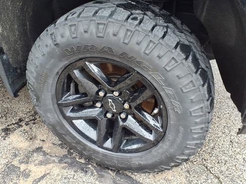 Used 2021 Chevrolet Silverado 1500 LT Trail Boss w/ Bed Protection Package image 6