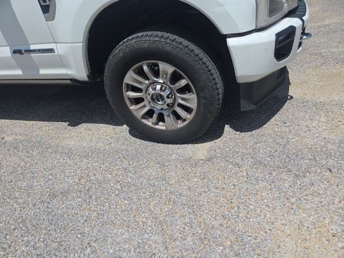 Used 2021 Ford F350 Limited AWD/4WD image 12