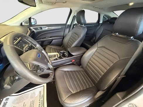 Used 2016 Ford Fusion SE w/ Equipment Group 202A image 11