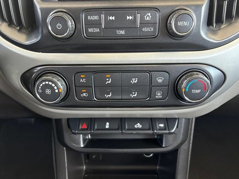 Used 2018 Chevrolet Colorado LT w/ LT Convenience Package RWD image 18