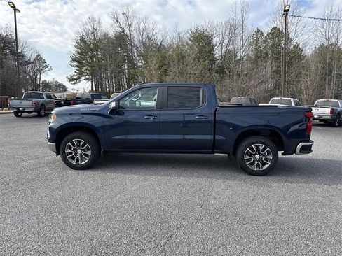 Used 2022 Chevrolet Silverado 1500 LT image 4