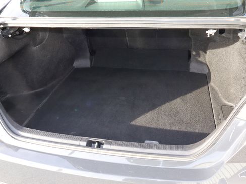 Used 2025 Toyota Camry SE image 9