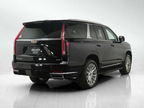 Used 2024 Cadillac Escalade Premium Luxury w/ Performance Package image 5