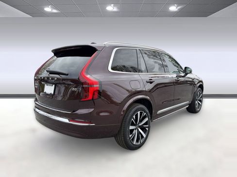 New 2026 Volvo XC90 B5 Core w/ Protection Package image 9