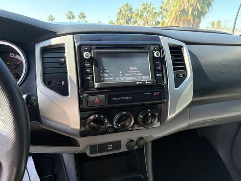 Used 2015 Toyota Tacoma PreRunner image 27