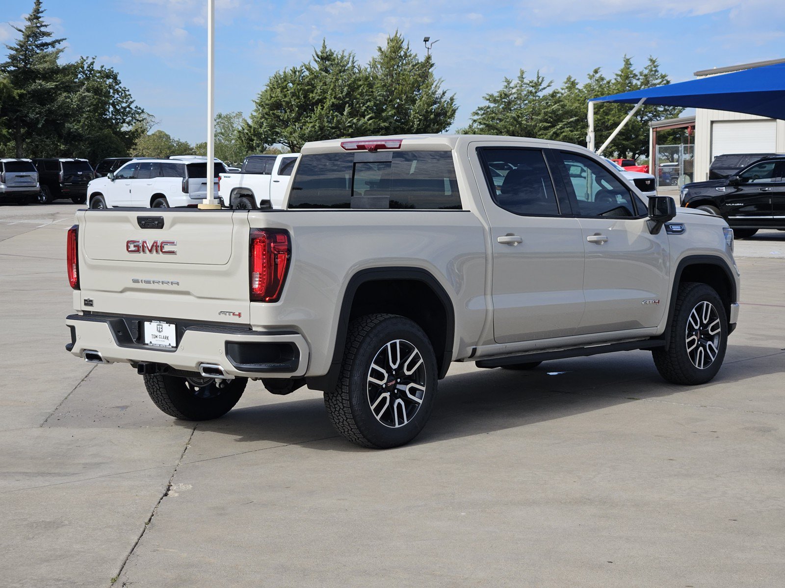 New 2026 GMC Sierra 1500 AT4 w/ AT4 Premium Package AWD/4WD image 4