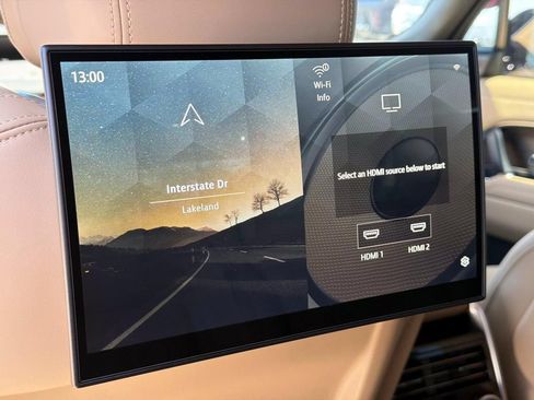 New 2026 Land Rover Range Rover Long Wheelbase SE AWD/4WD image 16
