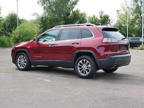 Used 2019 Jeep Cherokee Latitude Plus w/ Cold Weather Group FWD image 4