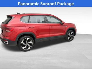 Used 2023 Volkswagen Taos SE w/ Panoramic Sunroof Package video 2