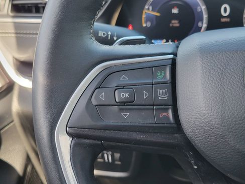 Used 2022 Jeep Grand Cherokee Altitude image 5