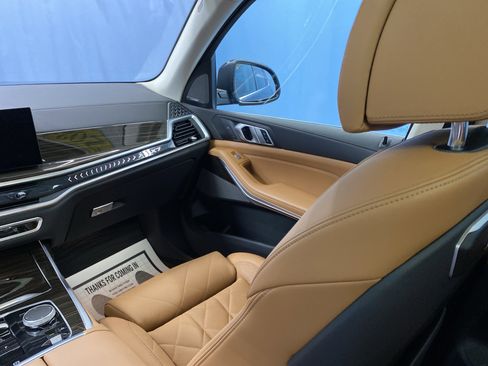 Used 2024 BMW X7 xDrive40i w/ Premium Package image 24