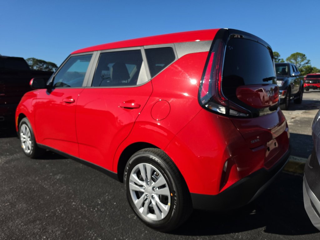 Certified 2023 Kia Soul S FWD image 14