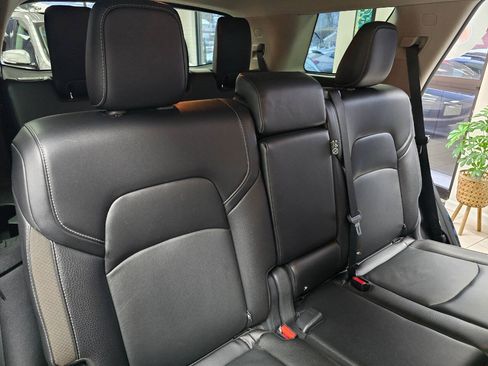 Used 2023 Nissan Pathfinder SL AWD/4WD image 22