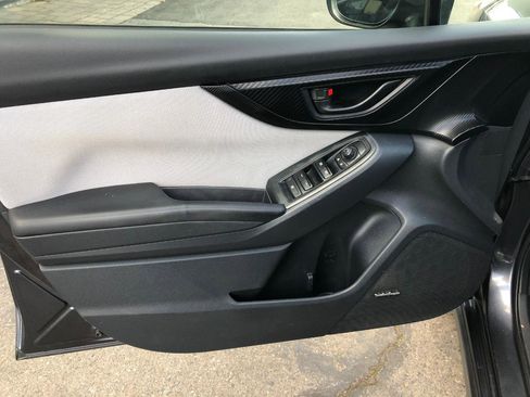 Used 2018 Subaru Crosstrek 2.0i Premium w/ Eyesight System image 11