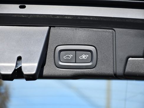 Certified 2025 Volvo XC60 B5 Plus w/ Climate Package image 26