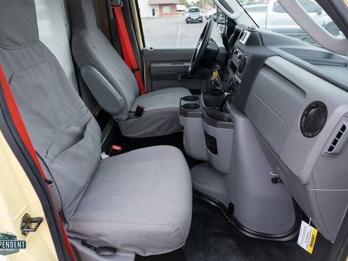 Used 2022 Ford E-450 and Econoline 450 Super Duty image 11