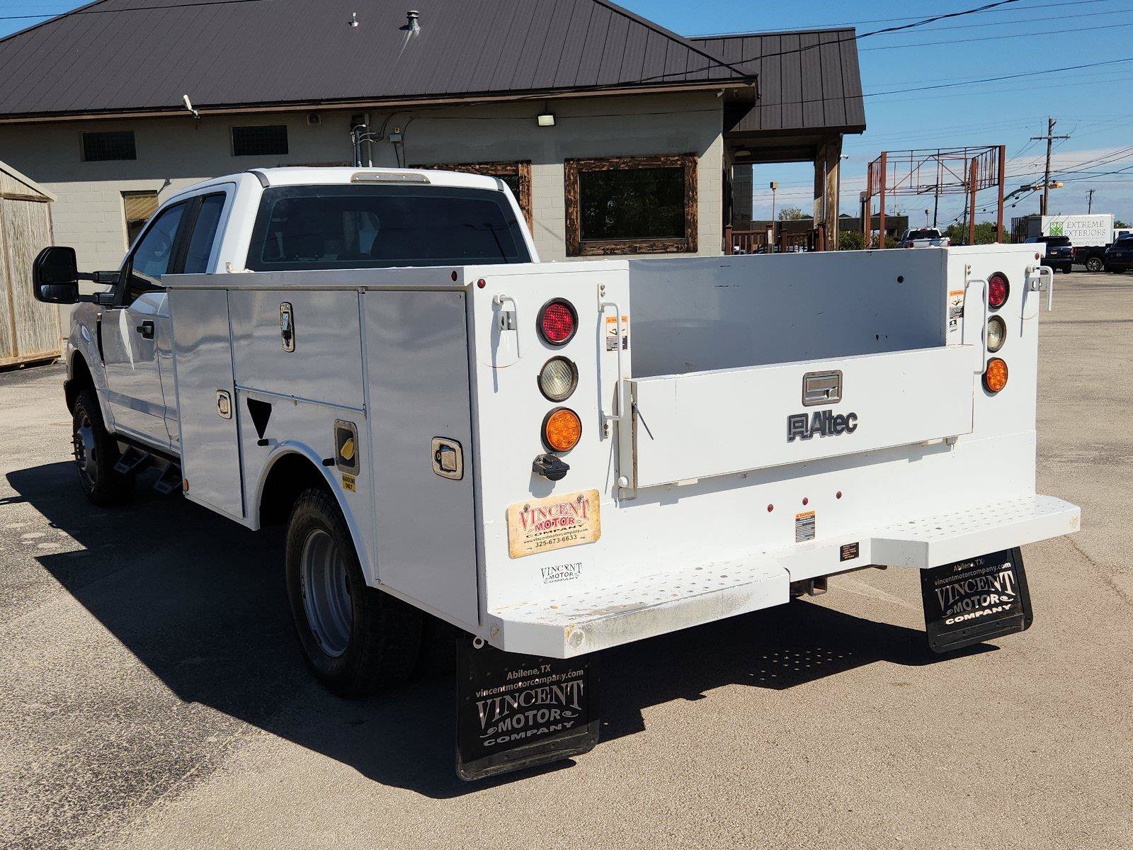 Used 2017 Ford F350 XL w/ Snow Plow Prep Package AWD/4WD image 3