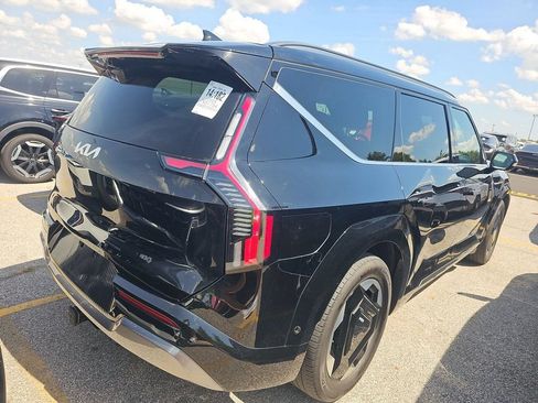 Used 2024 Kia EV9 Land AWD/4WD image 4