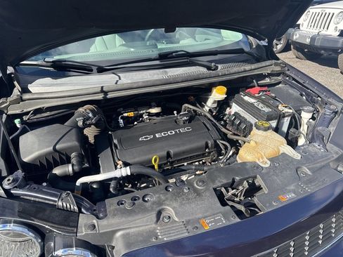 Used 2015 Chevrolet Sonic LT image 38