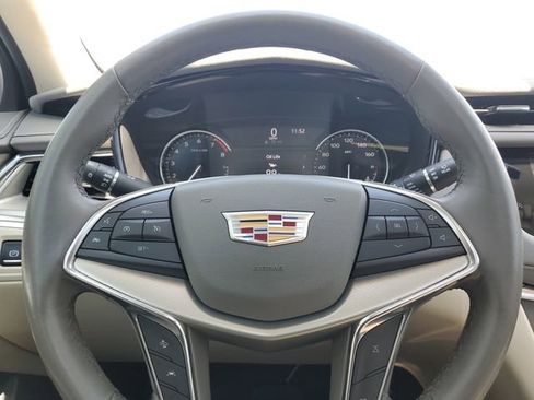 Used 2022 Cadillac XT5 Premium Luxury FWD image 32