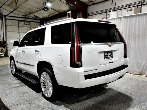 Used 2016 Cadillac Escalade Platinum AWD/4WD image 31