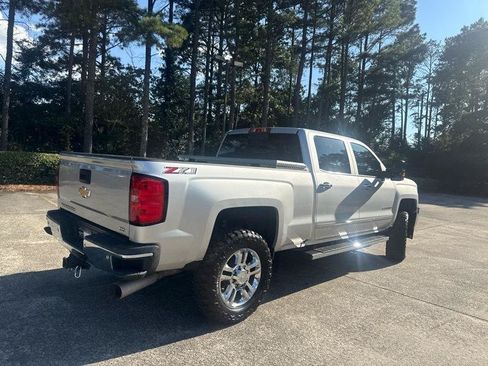Used 2018 Chevrolet Silverado 2500 LTZ w/ Duramax Plus Package AWD/4WD image 6