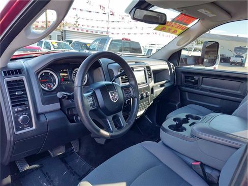 Used 2014 RAM 3500 Tradesman w/ Chrome Appearance Group image 4