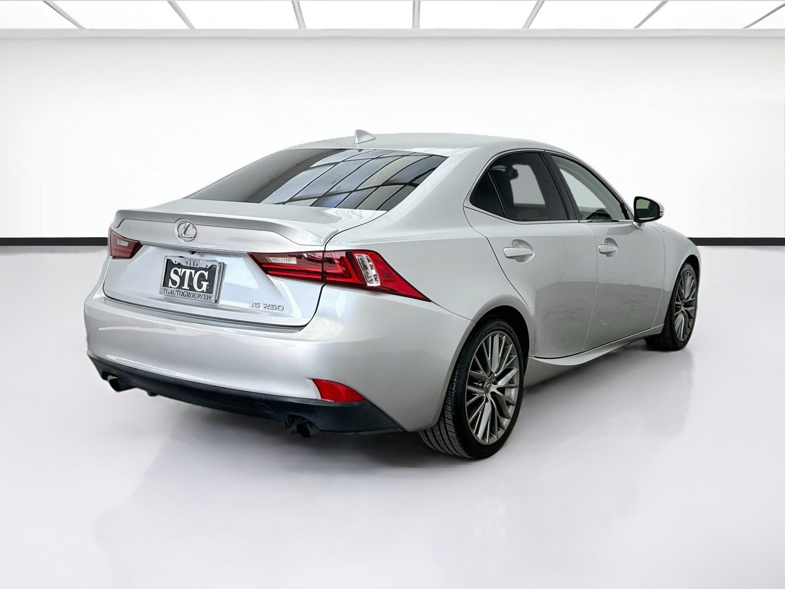 Used 2015 Lexus IS 250 w/ Navigation System Package RWD image 4