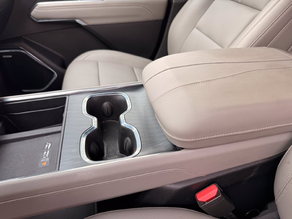 Used 2026 GMC Acadia Elevation w/ Elevation Premium Package FWD image 23