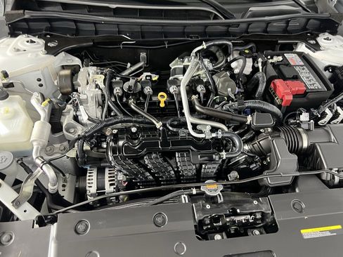 Used 2025 Nissan Altima 2.5 SV image 32