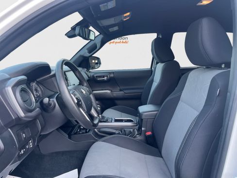 Used 2023 Toyota Tacoma TRD Sport AWD/4WD image 11