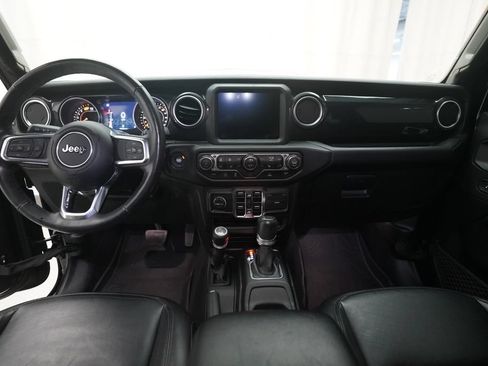 Used 2023 Jeep Wrangler Unlimited Sahara AWD/4WD image 5