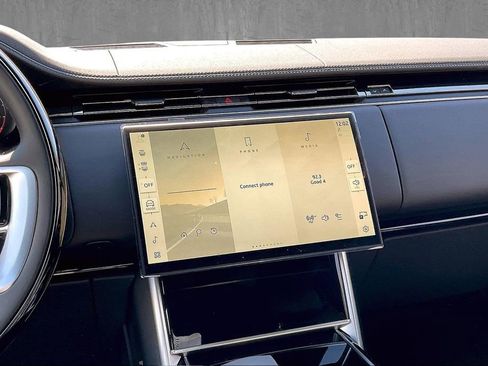 New 2026 Land Rover Range Rover Long Wheelbase SE AWD/4WD image 6