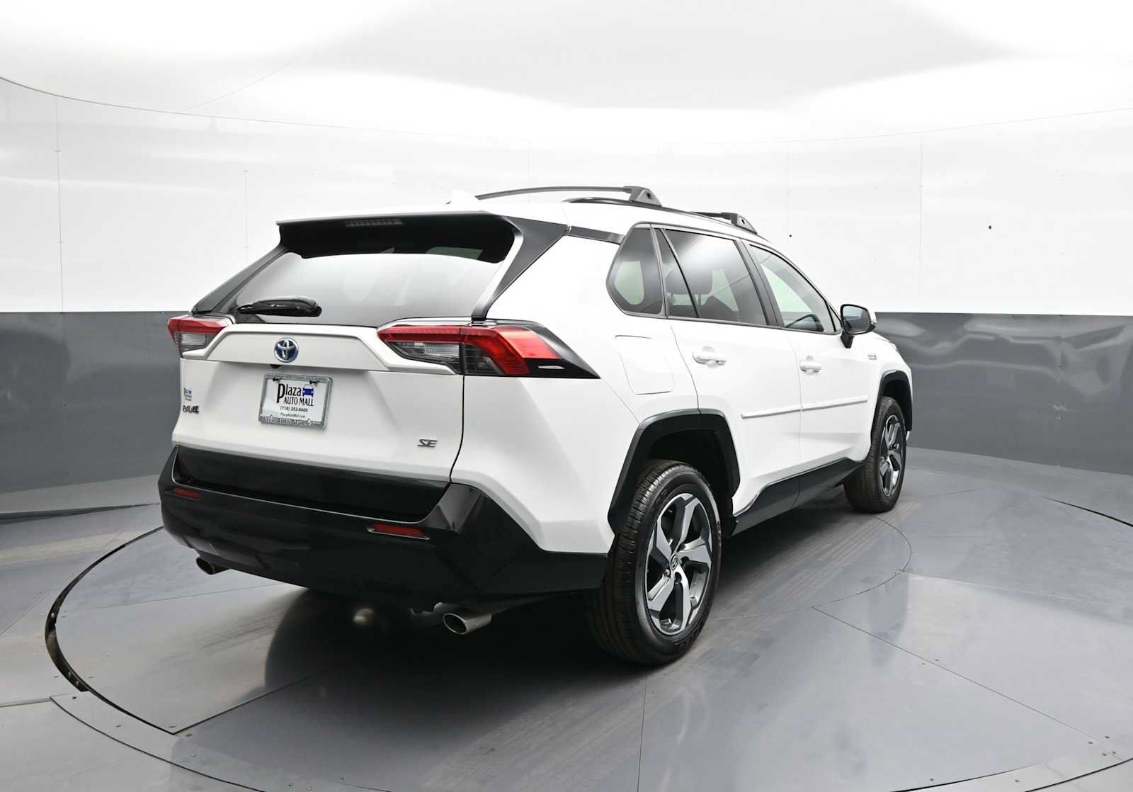 Used 2023 Toyota RAV4 SE w/ Weather & Moonroof Package AWD/4WD image 6