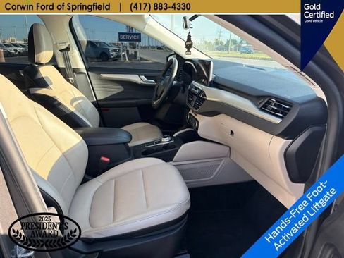 Used 2022 Ford Escape SEL w/ Technology Package FWD image 12