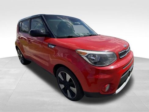 Used 2018 Kia Soul + image 14