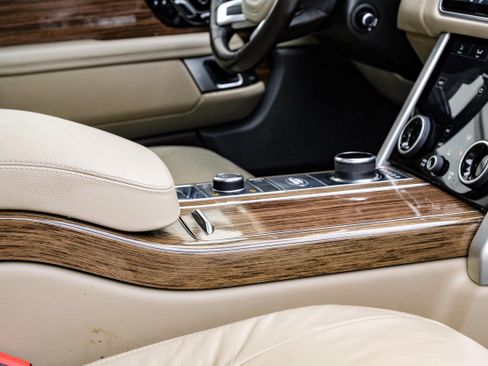 Used 2019 Land Rover Range Rover image 23