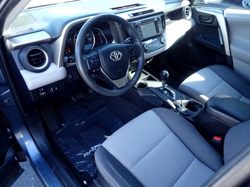 Used 2013 Toyota RAV4 XLE image 9