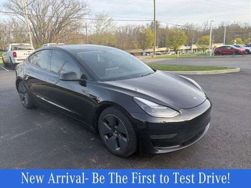 Used 2021 Tesla Model 3 Standard Range Plus image 1
