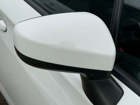 Used 2017 Subaru Impreza 2.0i Premium image 7