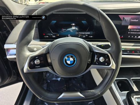 Certified 2023 BMW i7 xDrive60 w/ Parking Assistance Package AWD/4WD image 18