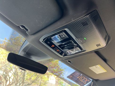 Used 2024 Volkswagen Atlas Cross Sport SEL Premium R-Line image 22